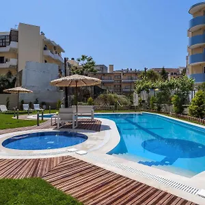 Lejlighedshotel Leonidas & ***